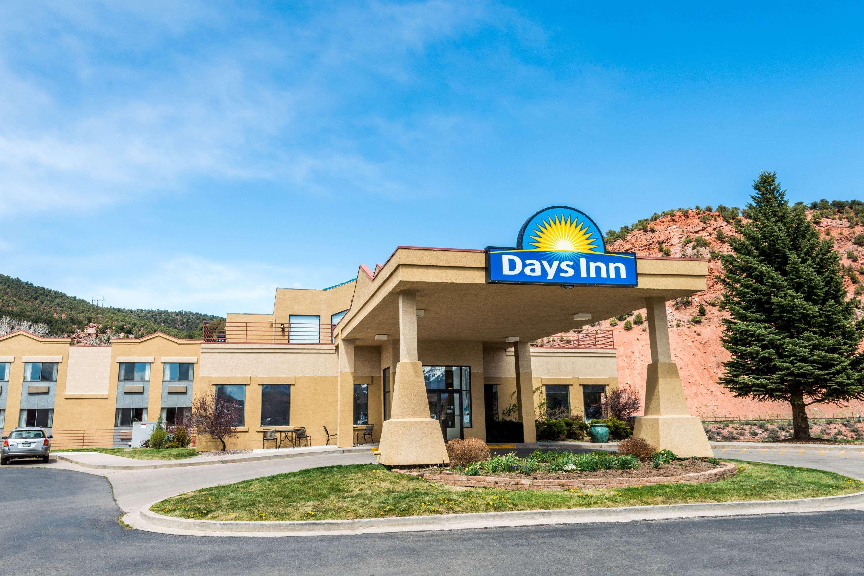 Days Inn By Wyndham Carbondale Exterior photo